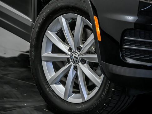 Used 2017 Volkswagen Tiguan Wolfsburg Edition AWD/4WD image 3