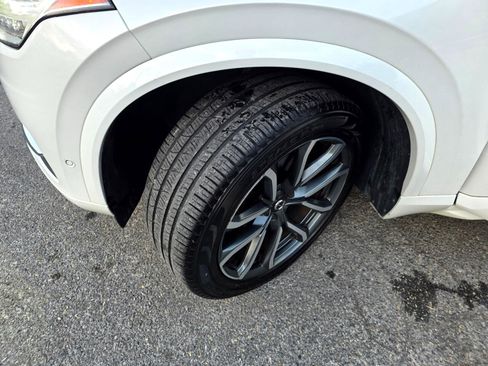 Used 2018 Volvo XC90 T6 Momentum w/ Convenience Package image 25