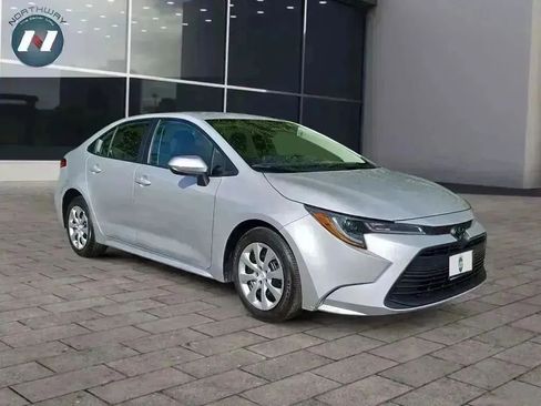 Used 2024 Toyota Corolla LE image 7