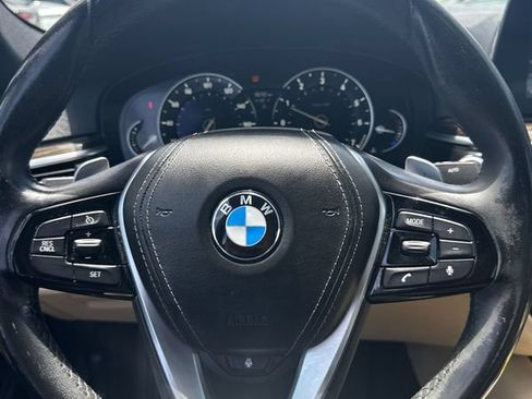 Used 2019 BMW 530i xDrive w/ Convenience Package AWD/4WD image 9