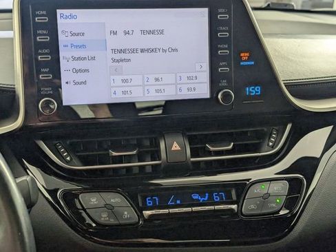 Used 2019 Toyota C-HR XLE FWD image 17