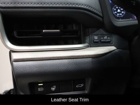 Used 2024 Toyota Grand Highlander Limited image 18