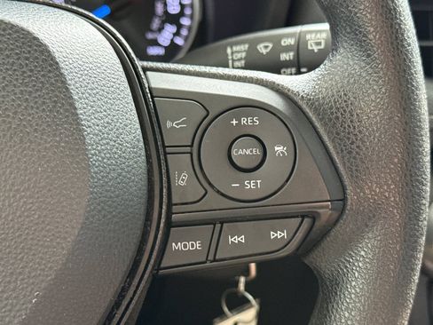 Used 2020 Toyota RAV4 LE AWD/4WD image 26