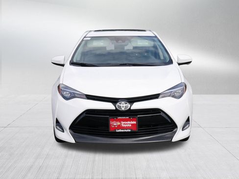 Used 2018 Toyota Corolla LE w/ LE Premium Package w/Moonroof FWD image 2