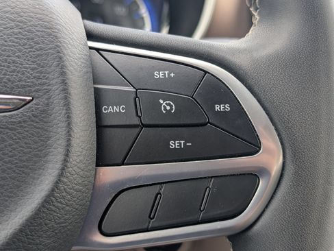 Used 2023 Chrysler Voyager LX FWD image 12