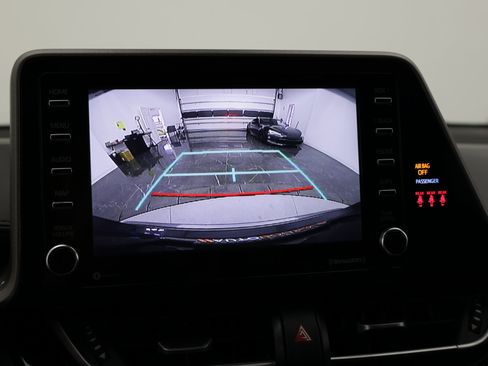 Used 2021 Toyota C-HR LE FWD image 16