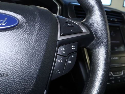 Used 2019 Ford Fusion SE image 21