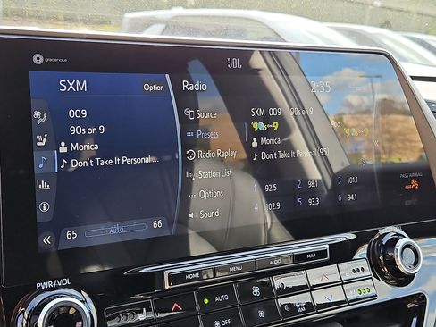 Used 2021 Toyota Highlander Limited image 17