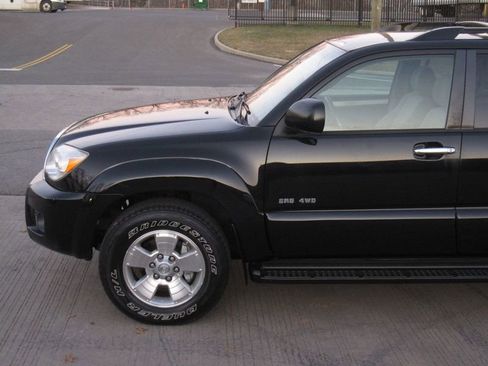 Used 2006 Toyota 4Runner SR5 image 7