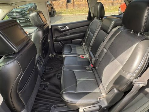 Used 2017 Nissan Pathfinder Platinum w/ Family Entertainment Package image 24