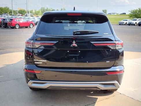 New 2025 Mitsubishi Outlander SE image 17