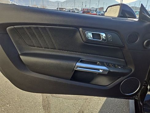 Used 2017 Ford Mustang Premium image 13