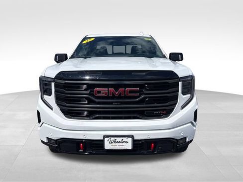 Used 2025 GMC Sierra 1500 AT4 w/ Technology Package AWD/4WD image 9