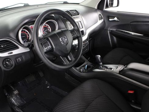 Used 2018 Dodge Journey SE image 16