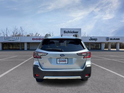 Used 2023 Subaru Outback Limited AWD/4WD image 4