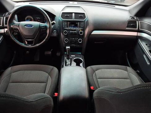 Used 2017 Ford Explorer XLT FWD image 16