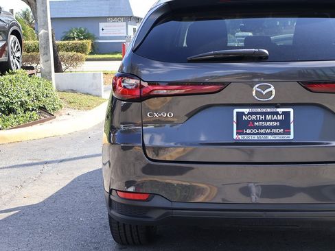 Used 2024 MAZDA CX-90 3.3 Turbo w/ Preferred Plus image 17