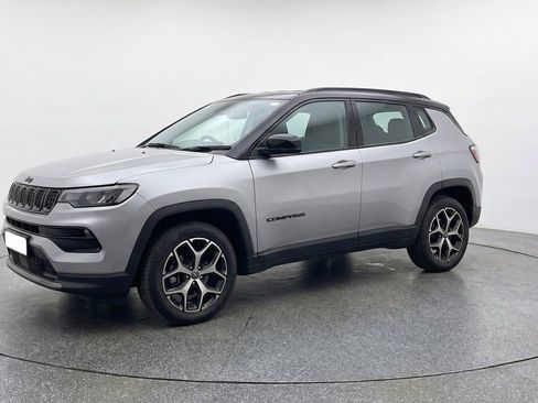 Used 2025 Jeep Compass Limited AWD/4WD image 3