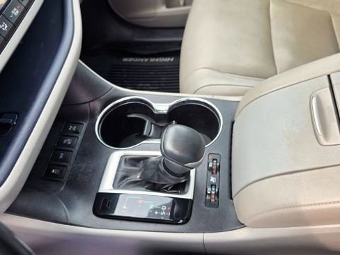 Used 2018 Toyota Highlander Limited image 20