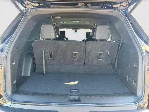 Certified 2023 Chevrolet Traverse LT w/ Rear Camera Mirror Package image 25