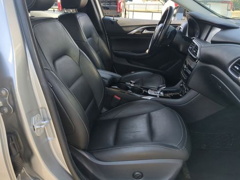 Used 2018 INFINITI QX30 image 24