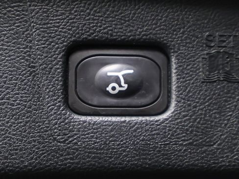 Used 2022 Ford Edge ST-Line image 41