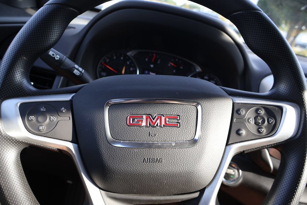 Used 2023 GMC Terrain SLE w/ Driver Convenience Package FWD image 19