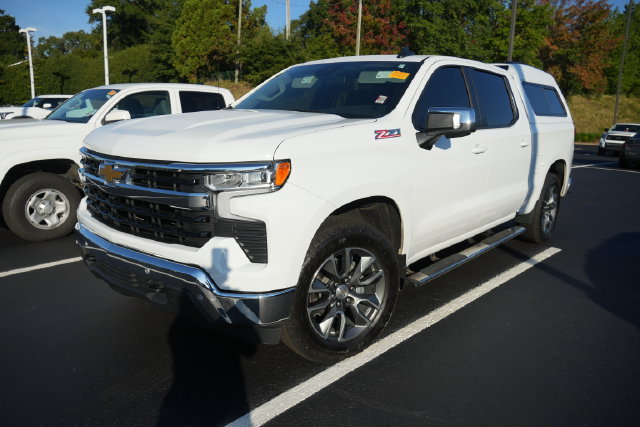 Used 2025 Chevrolet Silverado 1500 LT AWD/4WD image 7