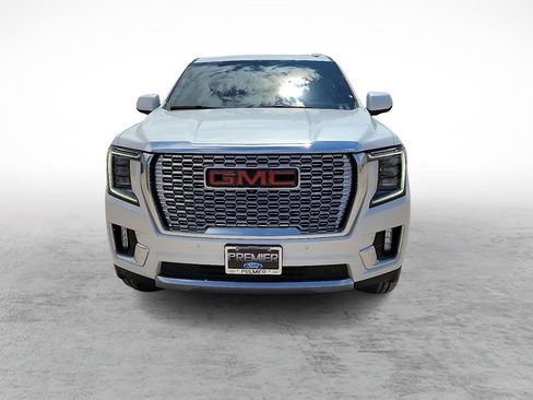 Used 2021 GMC Yukon Denali w/ LPO, Illumination Package RWD image 3