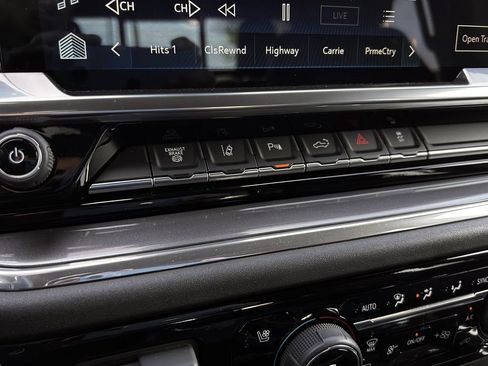 Used 2024 Chevrolet Silverado 2500 High Country w/ High Country Premium Package image 21