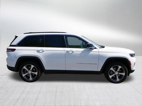 Used 2024 Jeep Grand Cherokee Limited 4xe w/ Luxury Tech Group II AWD/4WD image 8