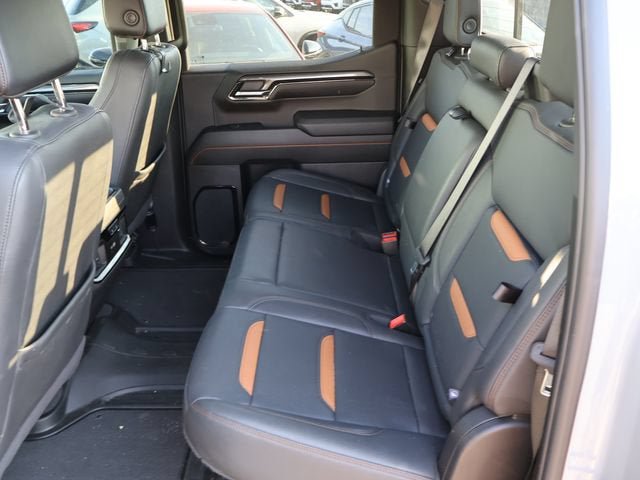 Used 2024 GMC Sierra 1500 AT4 w/ Technology Package AWD/4WD image 9