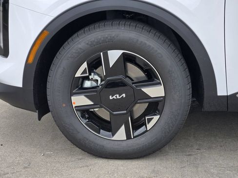 New 2026 Kia Sportage LX w/ LX Convenience Package FWD image 8