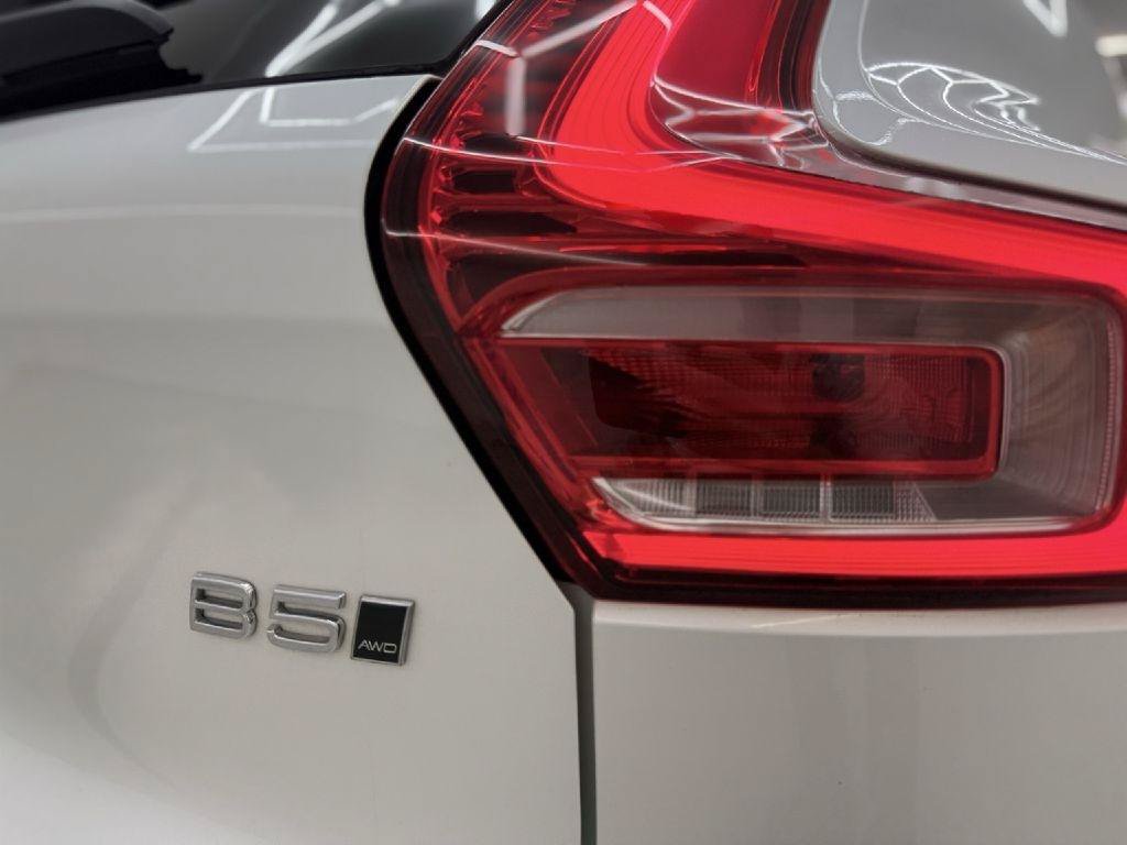 Used 2024 Volvo XC40 B5 Plus w/ Protection Package Premier AWD/4WD image 39