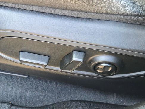 Certified 2025 Jeep Grand Cherokee Altitude image 28