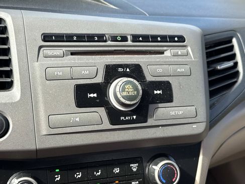 Used 2012 Honda Civic LX image 4
