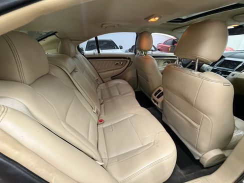 Used 2015 Ford Taurus Limited w/ Equipment Group 301A FWD image 19
