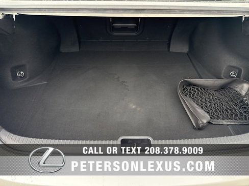 Used 2022 Lexus ES 300h w/ Accessory Package 2 image 18