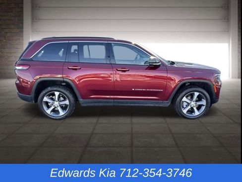 Used 2024 Jeep Grand Cherokee Limited w/ Luxury Tech Group II image 7