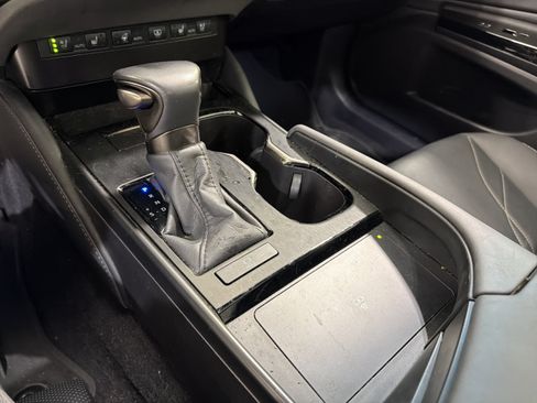 Used 2025 Lexus ES 350 Ultra Luxury w/ Accessory Package (Z2) FWD image 26