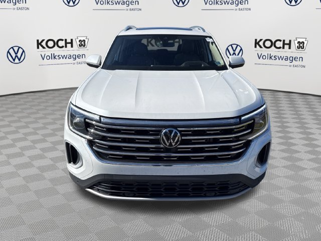 Used 2024 Volkswagen Atlas SEL AWD/4WD image 2