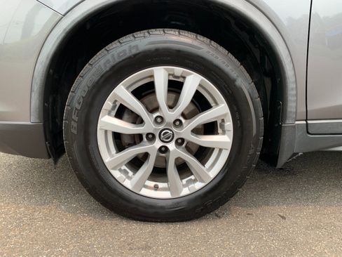 Used 2018 Nissan Rogue SV AWD/4WD image 37