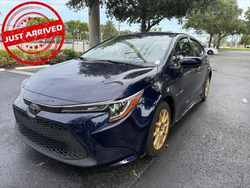 Used 2020 Toyota Corolla LE FWD image 1