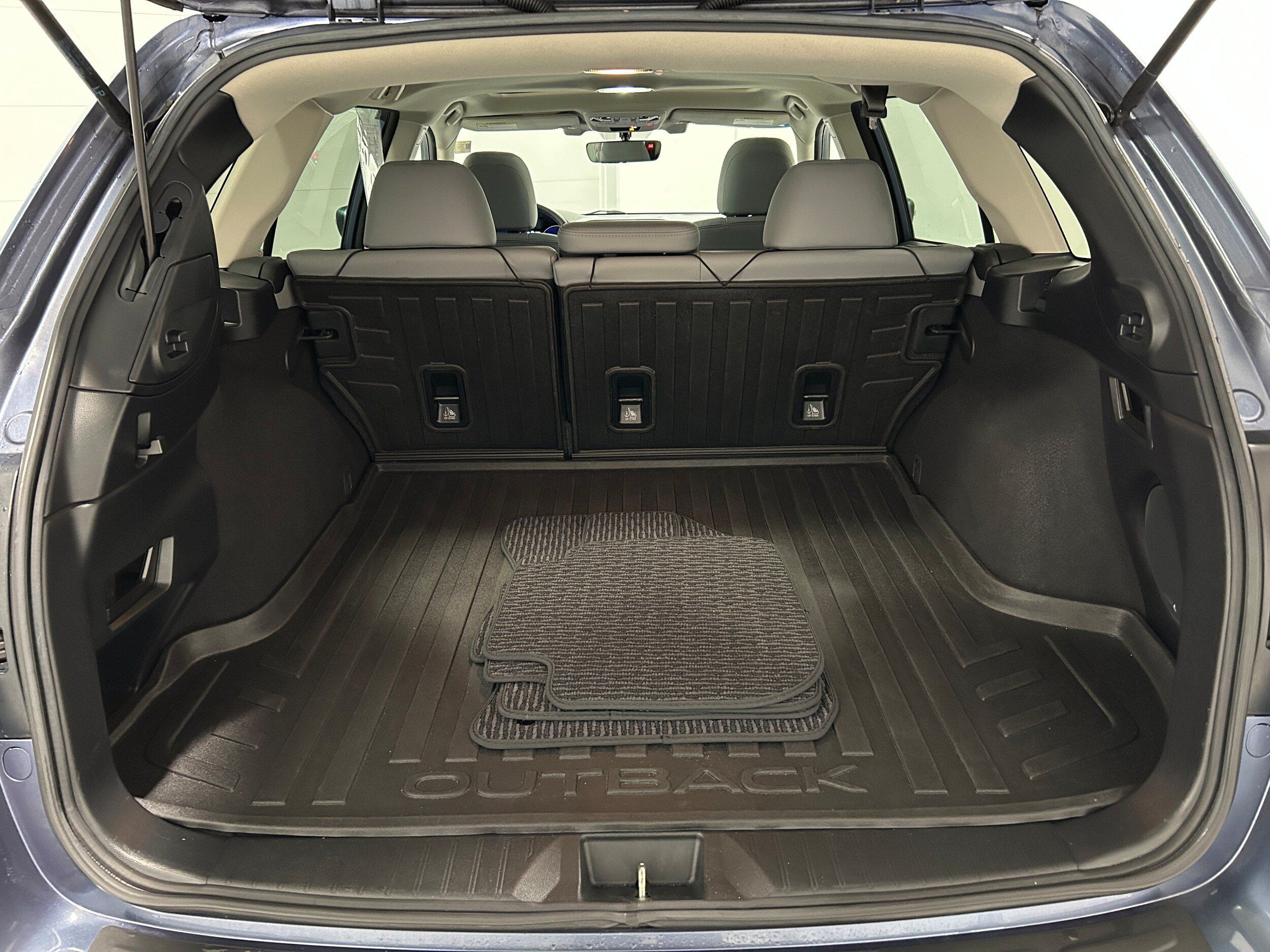 Used 2018 Subaru Outback 3.6R Limited AWD/4WD image 36