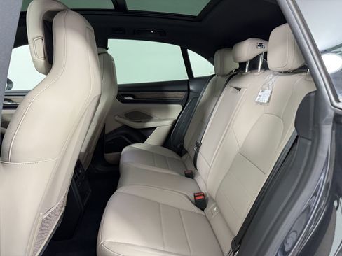 New 2025 Porsche Macan Electric image 19