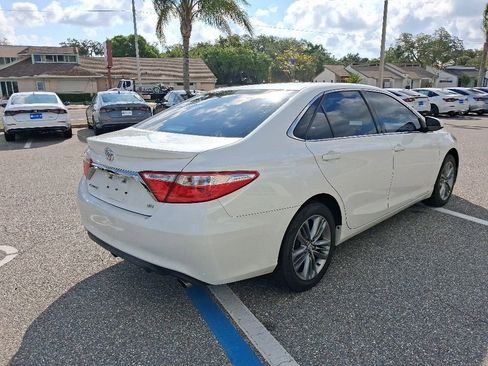 Used 2017 Toyota Camry SE FWD image 5