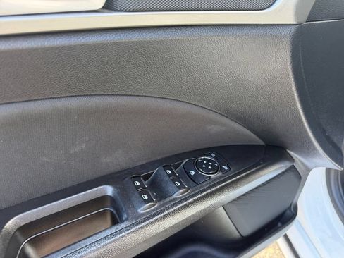 Used 2020 Ford Fusion SE AWD/4WD image 11