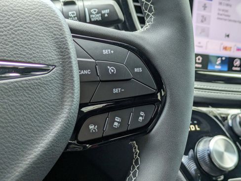 New 2026 Chrysler Pacifica Select image 28