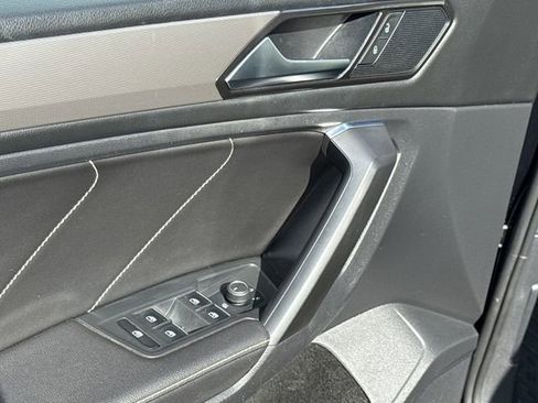 Used 2023 Volkswagen Tiguan SE image 41