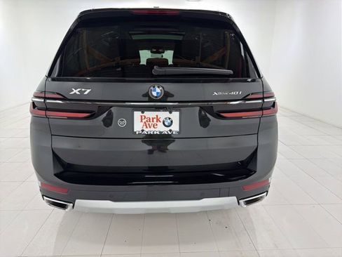Used 2026 BMW X7 xDrive40i w/ Premium Package image 4